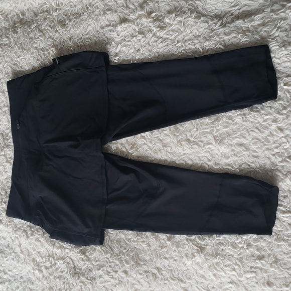 Athleta Acceleration 2 in 1 Capri Black SP nwt - Picture 11 of 12